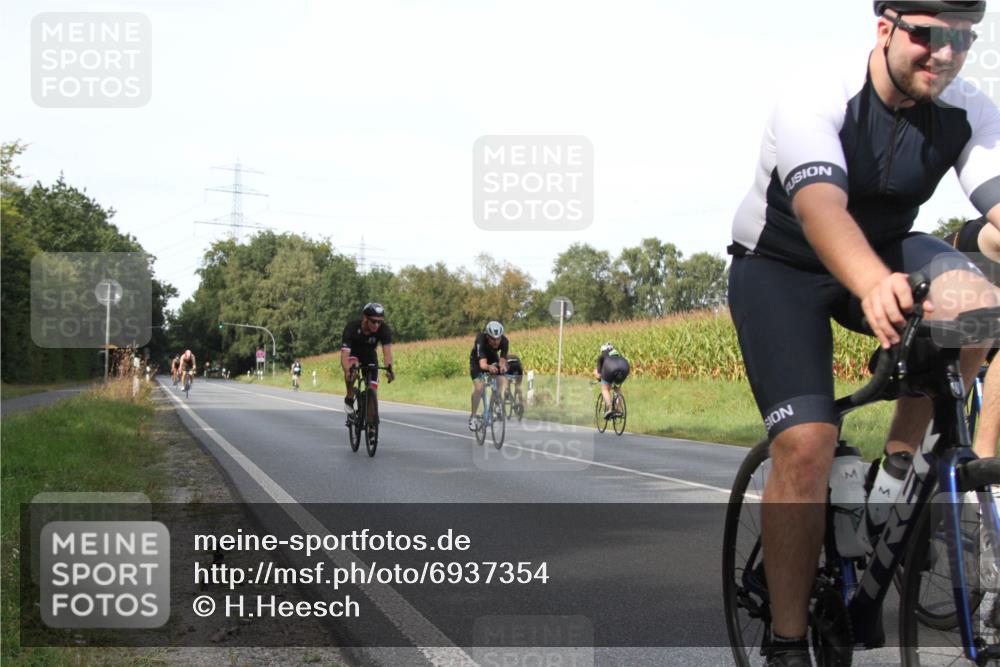 01.09.2024 - 17. Tribühne Triathlon H.Heesch http://msf.ph/oto/6937354 01.09.2024 15:48:19 Radfahren 4, 874, 1139, 1156, 1164, 1172, 1177, 1183, 1197, 1241 meine-sportfotos.de