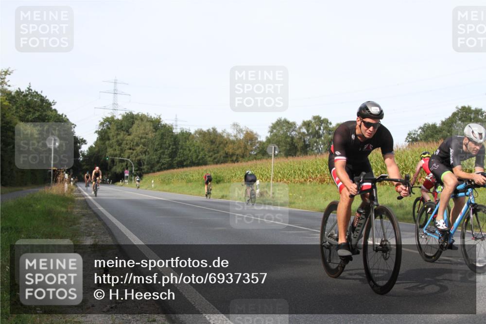 01.09.2024 - 17. Tribühne Triathlon H.Heesch http://msf.ph/oto/6937357 01.09.2024 15:48:20 Radfahren 4, 874, 1139, 1156, 1164, 1172, 1177, 1183, 1197, 1241 meine-sportfotos.de