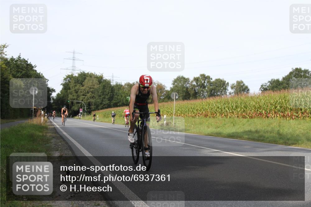 01.09.2024 - 17. Tribühne Triathlon H.Heesch http://msf.ph/oto/6937361 01.09.2024 15:48:23 Radfahren 4, 874, 1156, 1164, 1172, 1177, 1183, 1197 meine-sportfotos.de