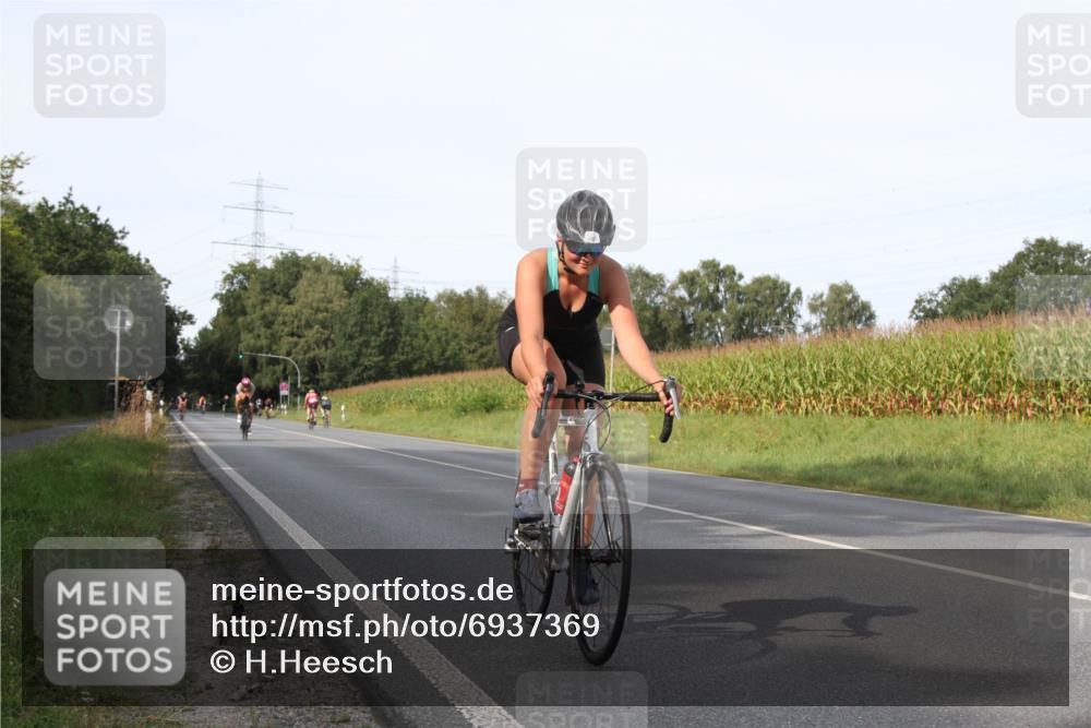 01.09.2024 - 17. Tribühne Triathlon H.Heesch http://msf.ph/oto/6937369 01.09.2024 15:48:27 Radfahren 912, 1146, 1172, 1197 meine-sportfotos.de