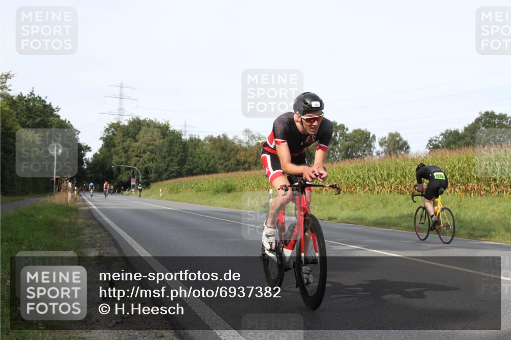 01.09.2024 - 17. Tribühne Triathlon H.Heesch http://msf.ph/oto/6937382 01.09.2024 15:48:35 Radfahren 912, 1146, 1181, 1266, 1276 meine-sportfotos.de