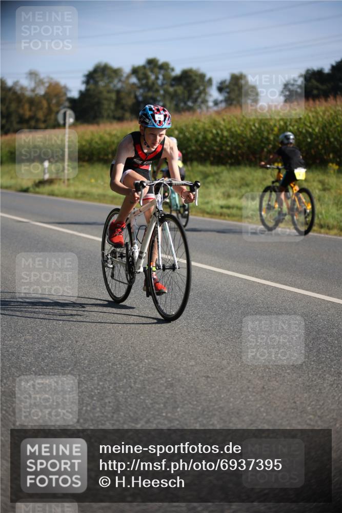 01.09.2024 - 17. Tribühne Triathlon H.Heesch http://msf.ph/oto/6937395 01.09.2024 09:40:18 Radfahren 65, 68, 85, 88 meine-sportfotos.de