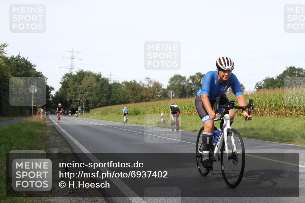 01.09.2024 - 17. Tribühne Triathlon H.Heesch http://msf.ph/oto/6937402 01.09.2024 15:48:44 Radfahren 8, 929, 951, 1049, 1136, 1266 meine-sportfotos.de