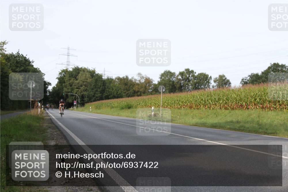 01.09.2024 - 17. Tribühne Triathlon H.Heesch http://msf.ph/oto/6937422 01.09.2024 15:49:02 Radfahren 818, 1047, 1123, 1185, 1186, 1236 meine-sportfotos.de