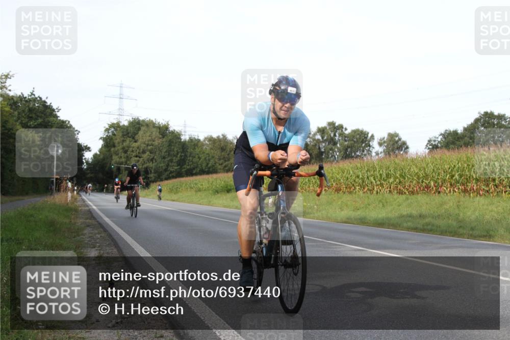 01.09.2024 - 17. Tribühne Triathlon H.Heesch http://msf.ph/oto/6937440 01.09.2024 15:49:16 Radfahren 907, 917, 930, 1120, 1223, 1490 meine-sportfotos.de