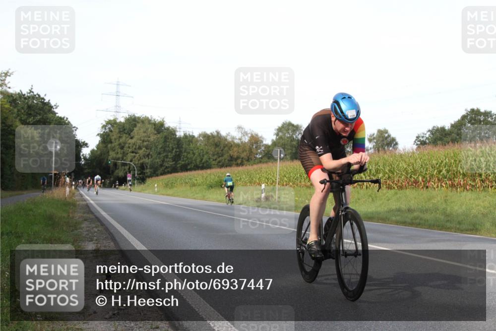 01.09.2024 - 17. Tribühne Triathlon H.Heesch http://msf.ph/oto/6937447 01.09.2024 15:49:20 Radfahren 917, 930, 1120, 1192, 1490 meine-sportfotos.de