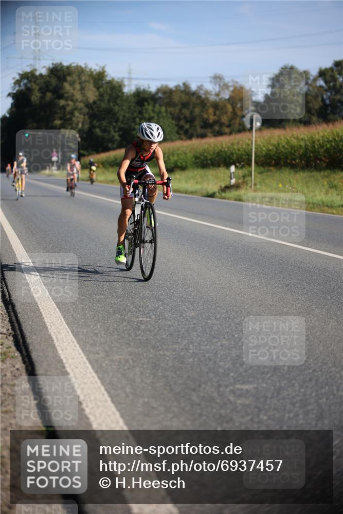 01.09.2024 - 17. Tribühne Triathlon H.Heesch http://msf.ph/oto/6937457 01.09.2024 09:40:27 Radfahren 62, 88, 103 meine-sportfotos.de