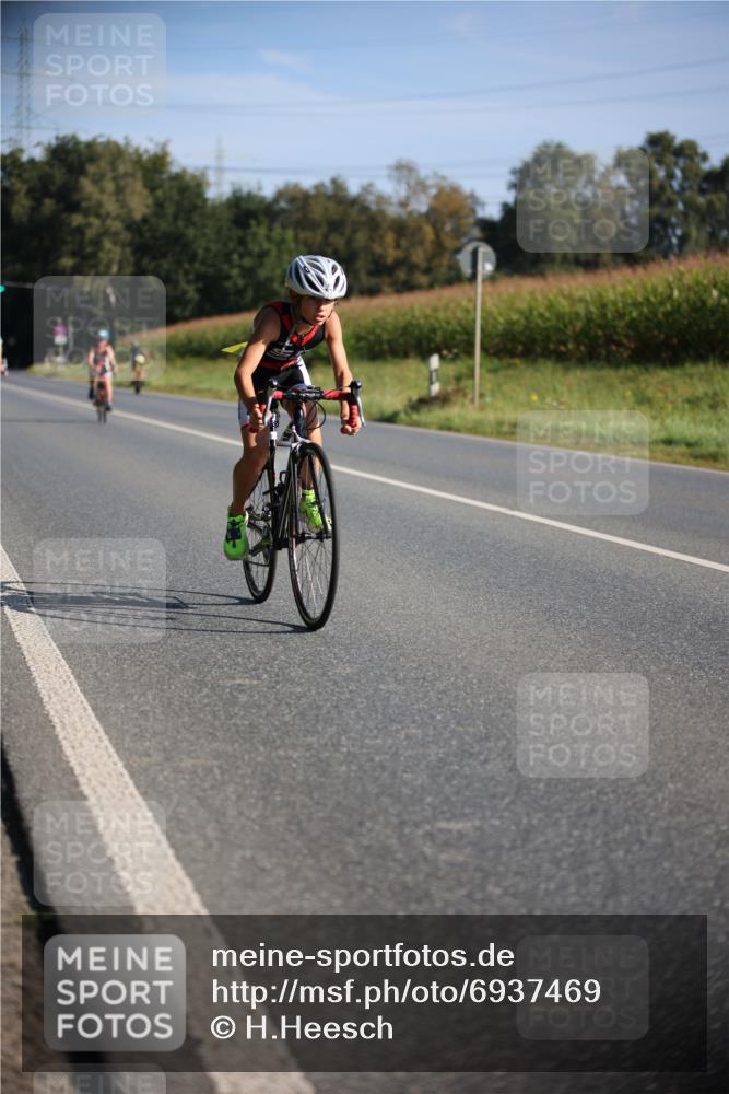 01.09.2024 - 17. Tribühne Triathlon H.Heesch http://msf.ph/oto/6937469 01.09.2024 09:40:27 Radfahren 62, 88, 103 meine-sportfotos.de