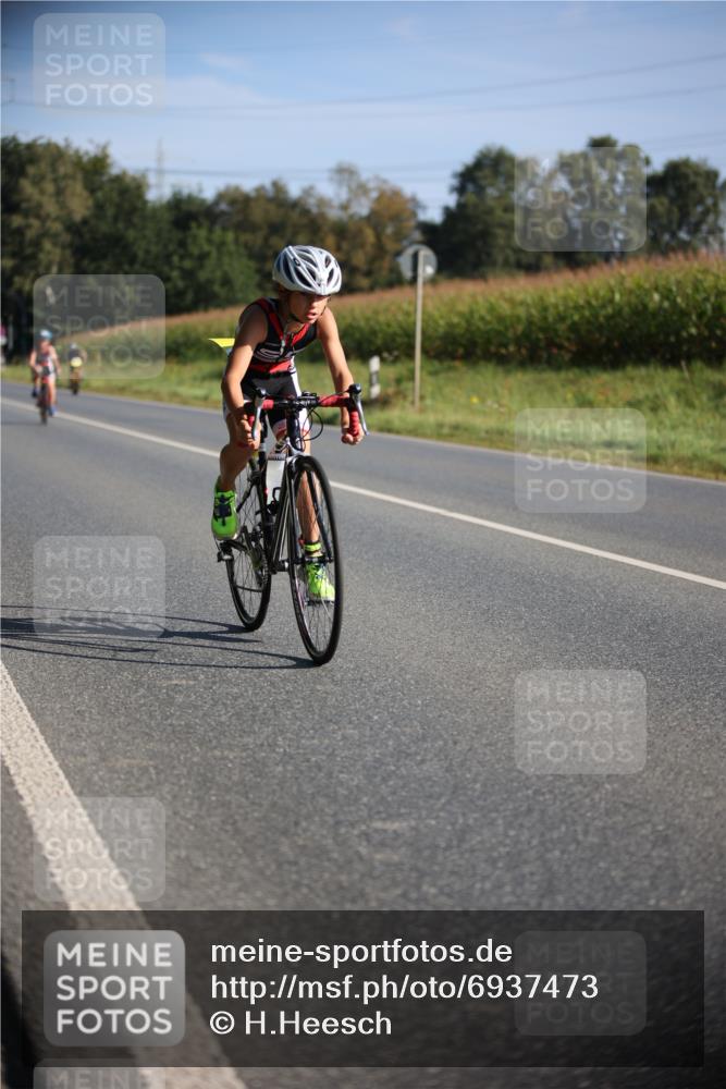 01.09.2024 - 17. Tribühne Triathlon H.Heesch http://msf.ph/oto/6937473 01.09.2024 09:40:27 Radfahren 62, 88, 103 meine-sportfotos.de