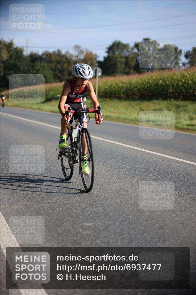 01.09.2024 - 17. Tribühne Triathlon H.Heesch http://msf.ph/oto/6937477 01.09.2024 09:40:27 Radfahren 62, 88, 103 meine-sportfotos.de