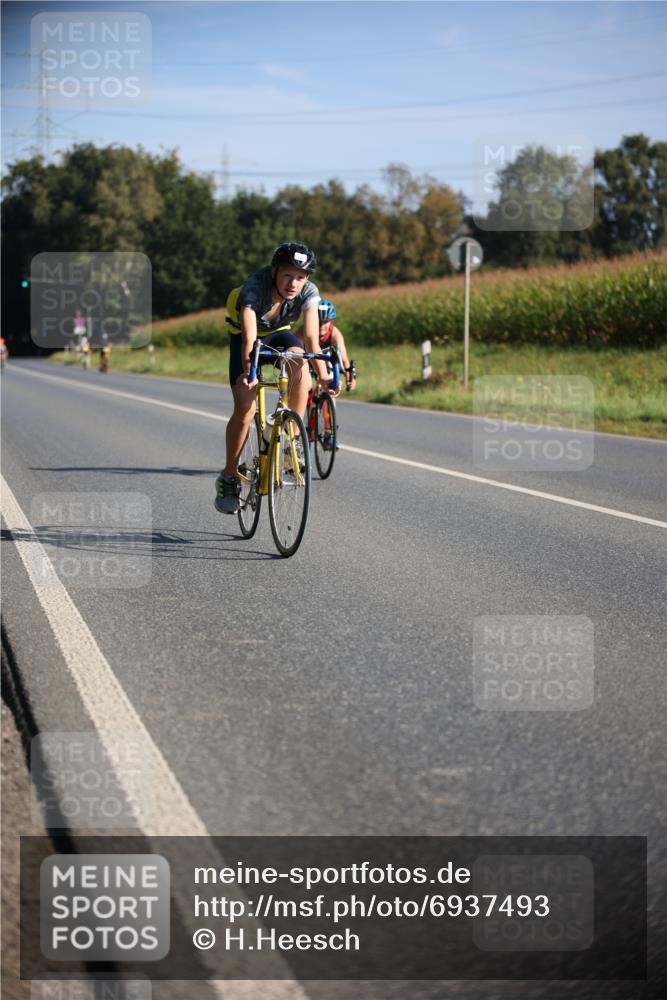 01.09.2024 - 17. Tribühne Triathlon H.Heesch http://msf.ph/oto/6937493 01.09.2024 09:40:30 Radfahren 62, 79, 103, 136 meine-sportfotos.de