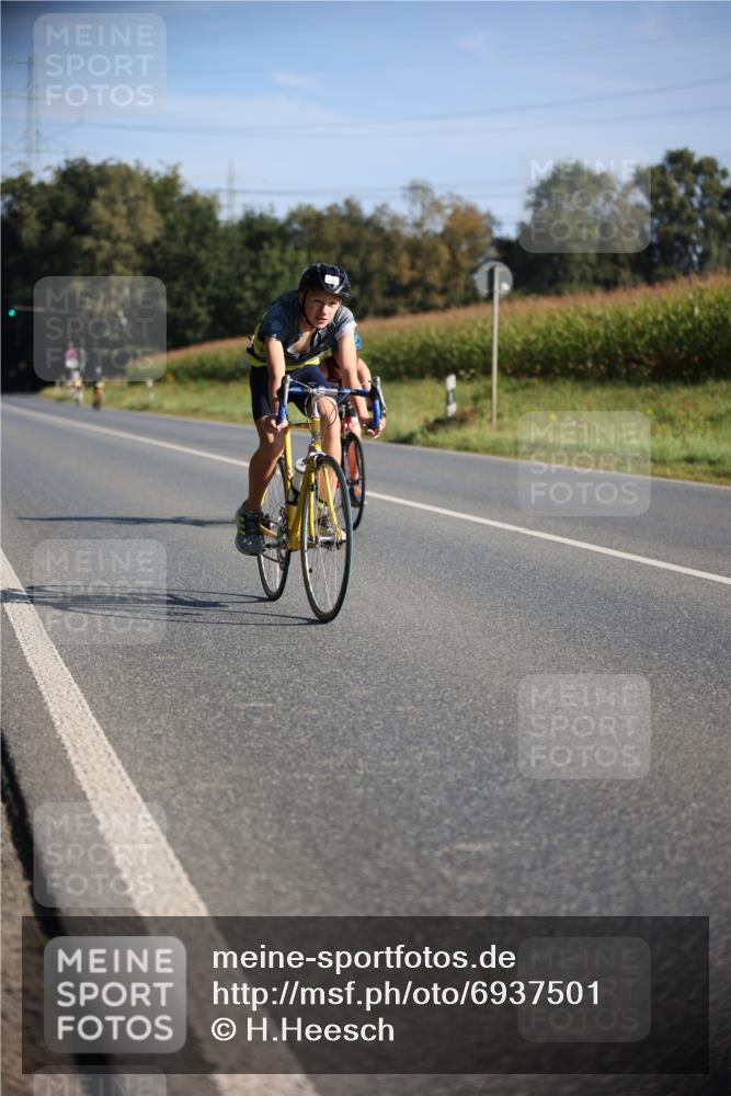 01.09.2024 - 17. Tribühne Triathlon H.Heesch http://msf.ph/oto/6937501 01.09.2024 09:40:30 Radfahren 62, 79, 103, 136 meine-sportfotos.de