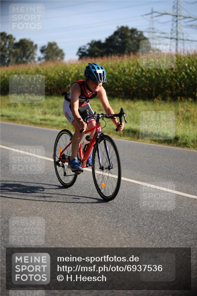 01.09.2024 - 17. Tribühne Triathlon H.Heesch http://msf.ph/oto/6937536 01.09.2024 09:40:31 Radfahren 62, 79, 103, 136 meine-sportfotos.de