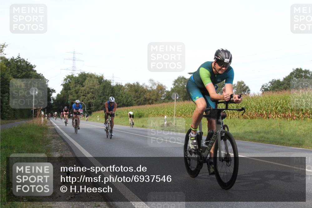 01.09.2024 - 17. Tribühne Triathlon H.Heesch http://msf.ph/oto/6937546 01.09.2024 15:50:07 Radfahren 1040, 1053, 1053, 1125, 1128, 1134, 1157, 1159, 1162, 1182 meine-sportfotos.de