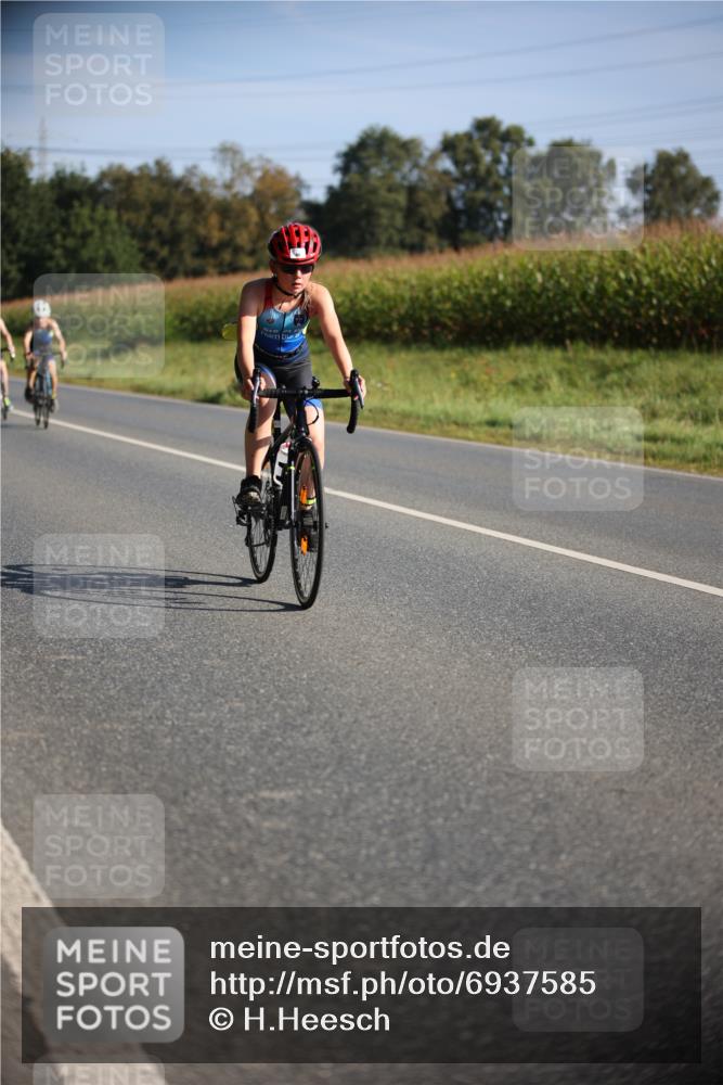 01.09.2024 - 17. Tribühne Triathlon H.Heesch http://msf.ph/oto/6937585 01.09.2024 09:40:45 Radfahren 58, 75, 78, 83, 84, 86, 92, 99, 100, 104, 124 meine-sportfotos.de