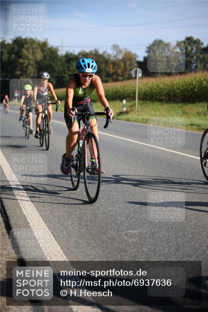 01.09.2024 - 17. Tribühne Triathlon H.Heesch http://msf.ph/oto/6937636 01.09.2024 09:40:48 Radfahren 58, 75, 78, 83, 86, 92, 99, 100, 104, 124 meine-sportfotos.de