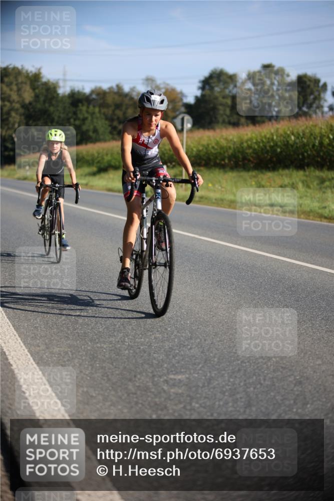 01.09.2024 - 17. Tribühne Triathlon H.Heesch http://msf.ph/oto/6937653 01.09.2024 09:40:48 Radfahren 58, 75, 78, 83, 86, 92, 99, 100, 104, 124 meine-sportfotos.de
