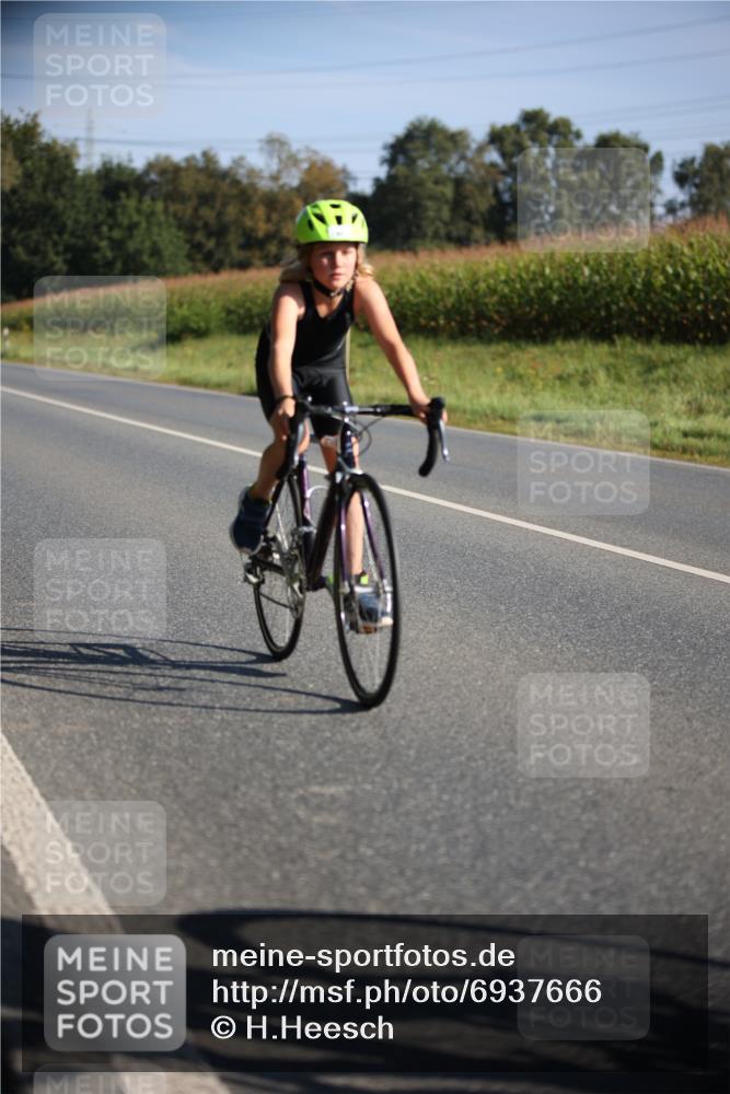01.09.2024 - 17. Tribühne Triathlon H.Heesch http://msf.ph/oto/6937666 01.09.2024 09:40:49 Radfahren 58, 75, 78, 83, 86, 92, 99, 100, 104, 124 meine-sportfotos.de