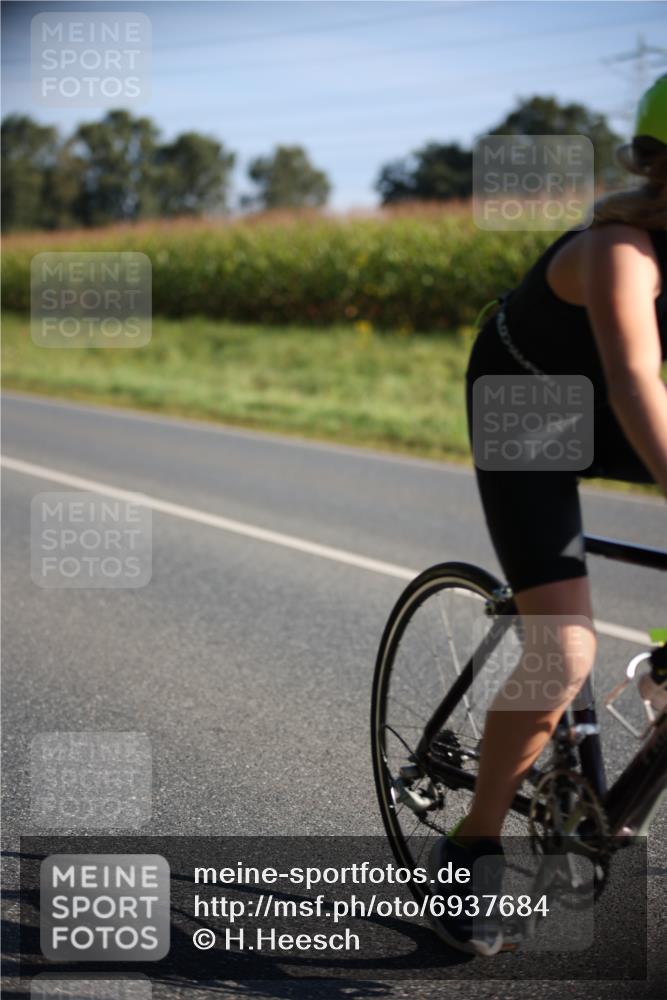 01.09.2024 - 17. Tribühne Triathlon H.Heesch http://msf.ph/oto/6937684 01.09.2024 09:40:49 Radfahren 58, 75, 78, 83, 86, 92, 99, 100, 104, 124 meine-sportfotos.de