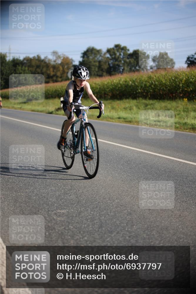 01.09.2024 - 17. Tribühne Triathlon H.Heesch http://msf.ph/oto/6937797 01.09.2024 09:41:13 Radfahren 70, 77, 96 meine-sportfotos.de