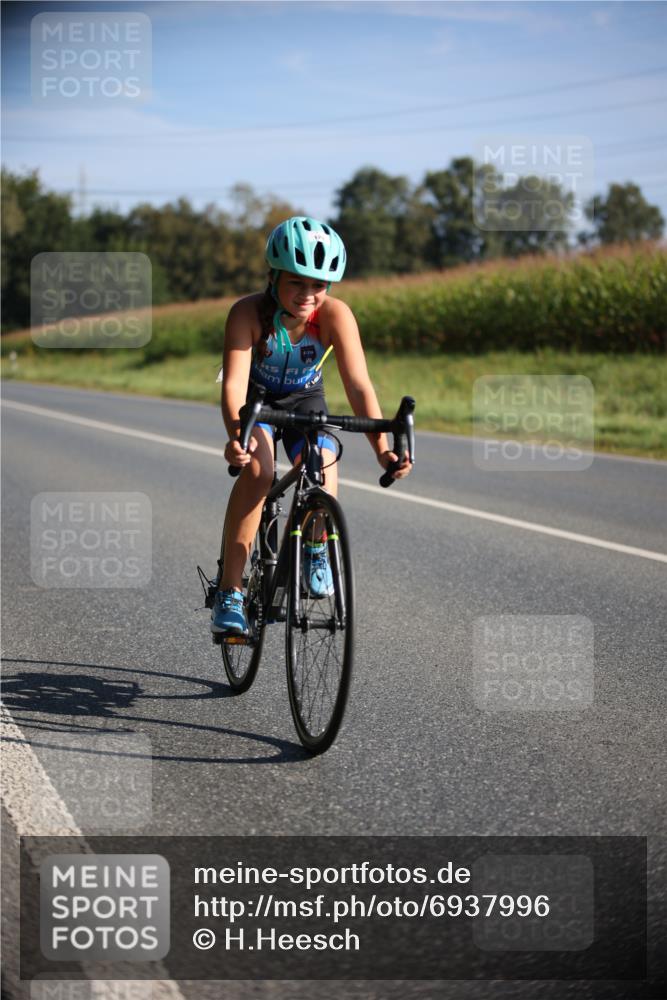 01.09.2024 - 17. Tribühne Triathlon H.Heesch http://msf.ph/oto/6937996 01.09.2024 09:41:46 Radfahren 102, 125, 129 meine-sportfotos.de