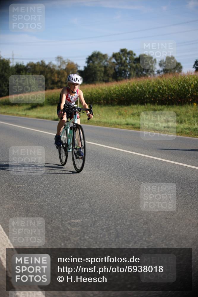 01.09.2024 - 17. Tribühne Triathlon H.Heesch http://msf.ph/oto/6938018 01.09.2024 09:42:07 Radfahren 97, 126, 127 meine-sportfotos.de
