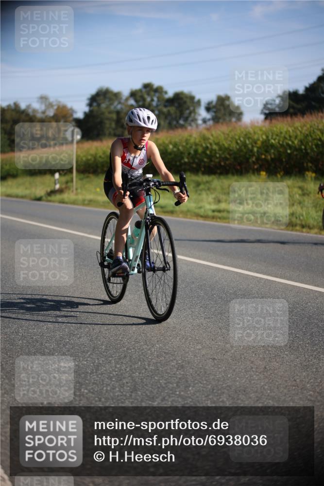 01.09.2024 - 17. Tribühne Triathlon H.Heesch http://msf.ph/oto/6938036 01.09.2024 09:42:08 Radfahren 97, 126, 127 meine-sportfotos.de