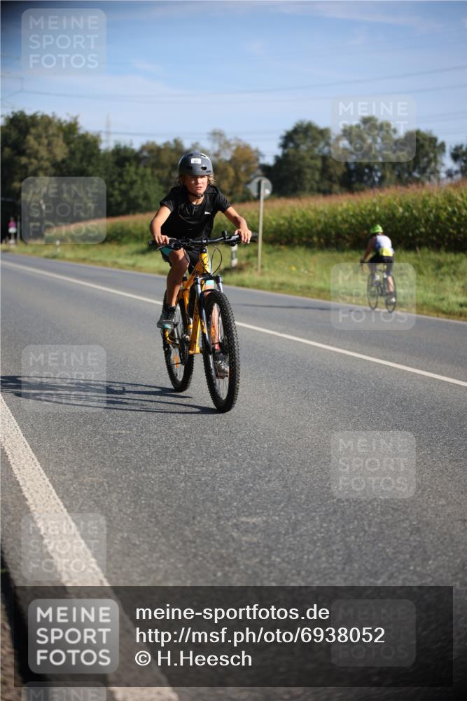 01.09.2024 - 17. Tribühne Triathlon H.Heesch http://msf.ph/oto/6938052 01.09.2024 09:42:09 Radfahren 97, 126, 127 meine-sportfotos.de
