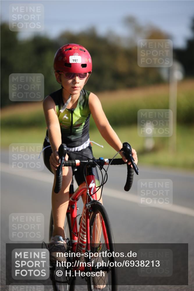 01.09.2024 - 17. Tribühne Triathlon H.Heesch http://msf.ph/oto/6938213 01.09.2024 09:43:50 Radfahren 102 meine-sportfotos.de