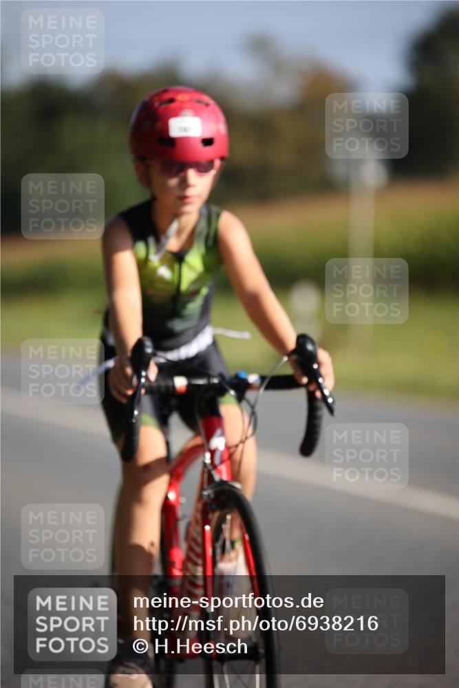 01.09.2024 - 17. Tribühne Triathlon H.Heesch http://msf.ph/oto/6938216 01.09.2024 09:43:50 Radfahren 102 meine-sportfotos.de