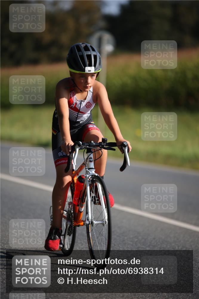 01.09.2024 - 17. Tribühne Triathlon H.Heesch http://msf.ph/oto/6938314 01.09.2024 09:44:38 Radfahren 91, 101 meine-sportfotos.de
