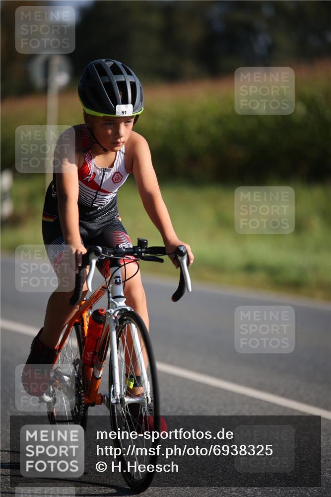 01.09.2024 - 17. Tribühne Triathlon H.Heesch http://msf.ph/oto/6938325 01.09.2024 09:44:38 Radfahren 91, 101 meine-sportfotos.de
