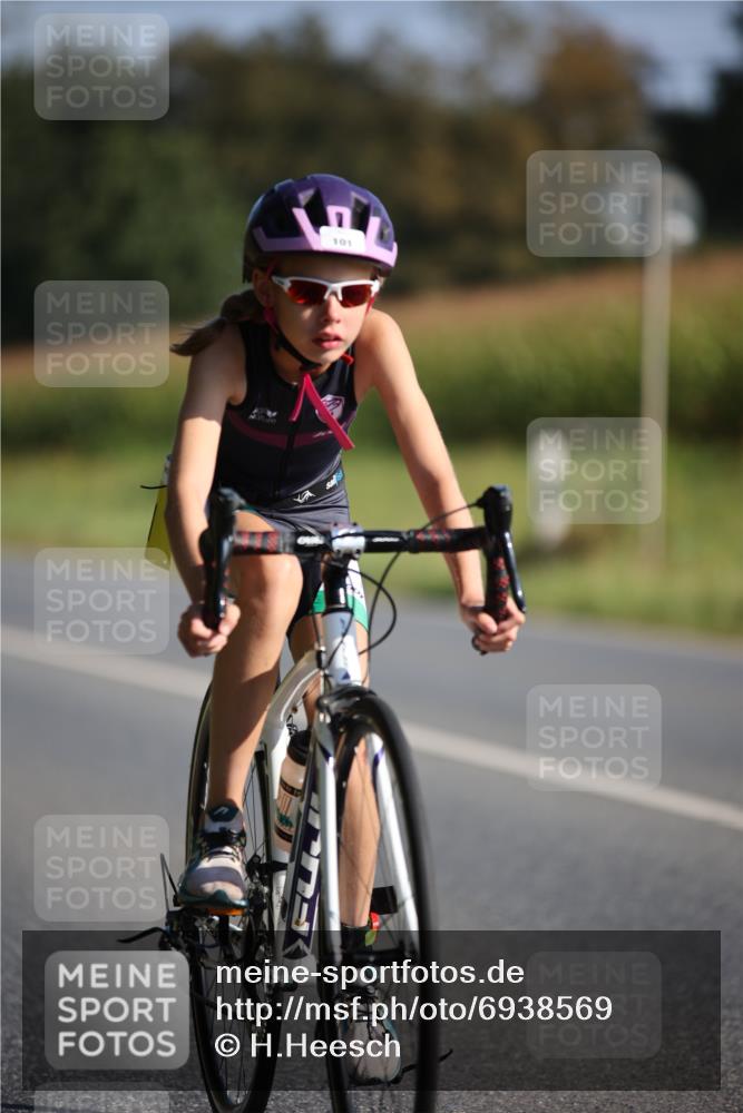 01.09.2024 - 17. Tribühne Triathlon H.Heesch http://msf.ph/oto/6938569 01.09.2024 09:47:03 Radfahren 101 meine-sportfotos.de
