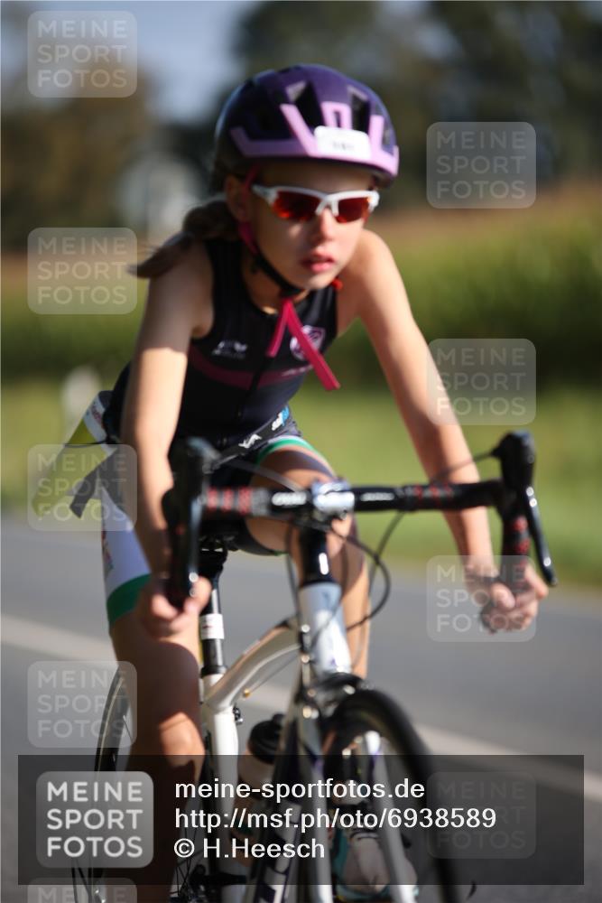 01.09.2024 - 17. Tribühne Triathlon H.Heesch http://msf.ph/oto/6938589 01.09.2024 09:47:03 Radfahren 101 meine-sportfotos.de