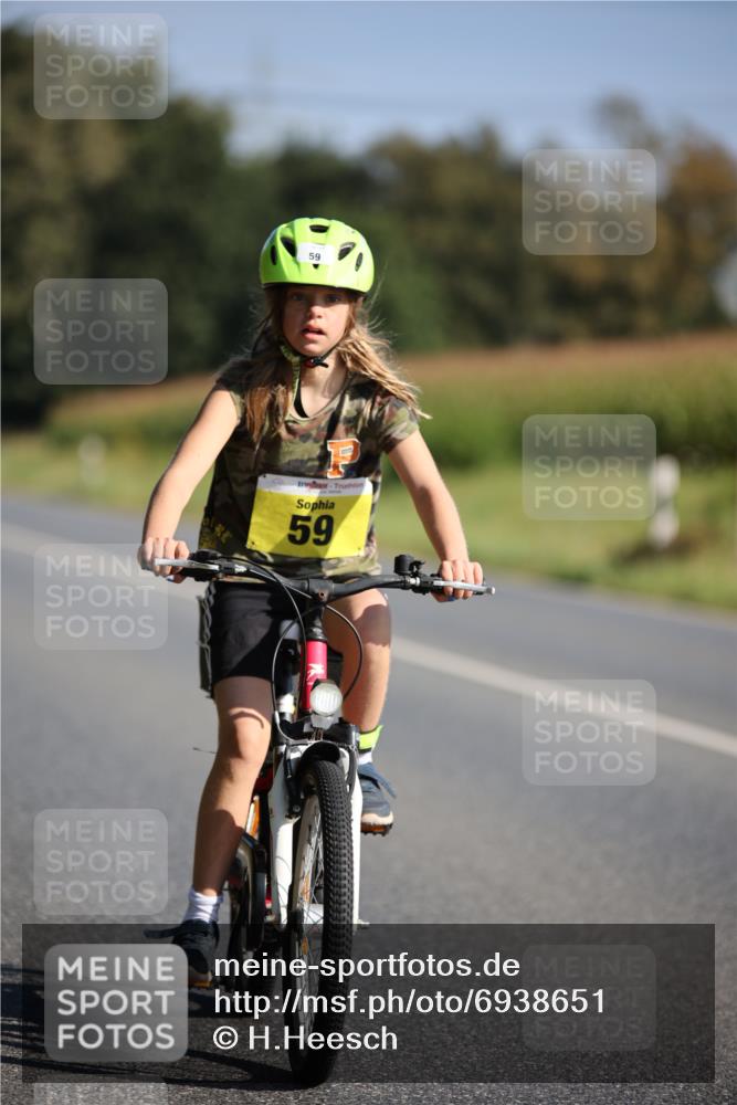 01.09.2024 - 17. Tribühne Triathlon H.Heesch http://msf.ph/oto/6938651 01.09.2024 10:05:29 Radfahren 59 meine-sportfotos.de