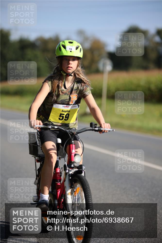 01.09.2024 - 17. Tribühne Triathlon H.Heesch http://msf.ph/oto/6938667 01.09.2024 10:05:29 Radfahren 59 meine-sportfotos.de