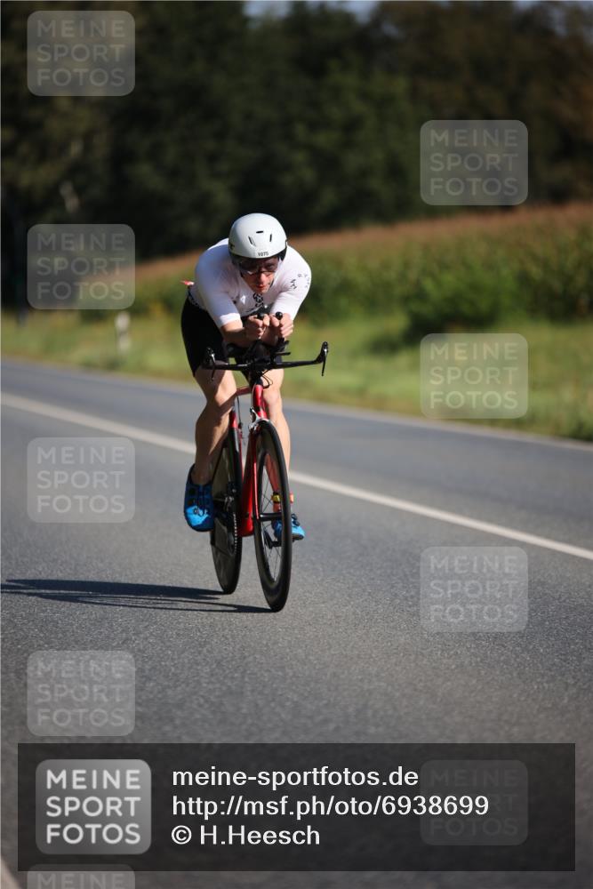 01.09.2024 - 17. Tribühne Triathlon H.Heesch http://msf.ph/oto/6938699 01.09.2024 10:23:54 Radfahren 1075 meine-sportfotos.de