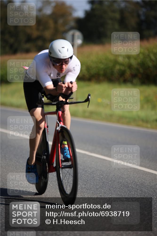 01.09.2024 - 17. Tribühne Triathlon H.Heesch http://msf.ph/oto/6938719 01.09.2024 10:23:54 Radfahren 1075 meine-sportfotos.de