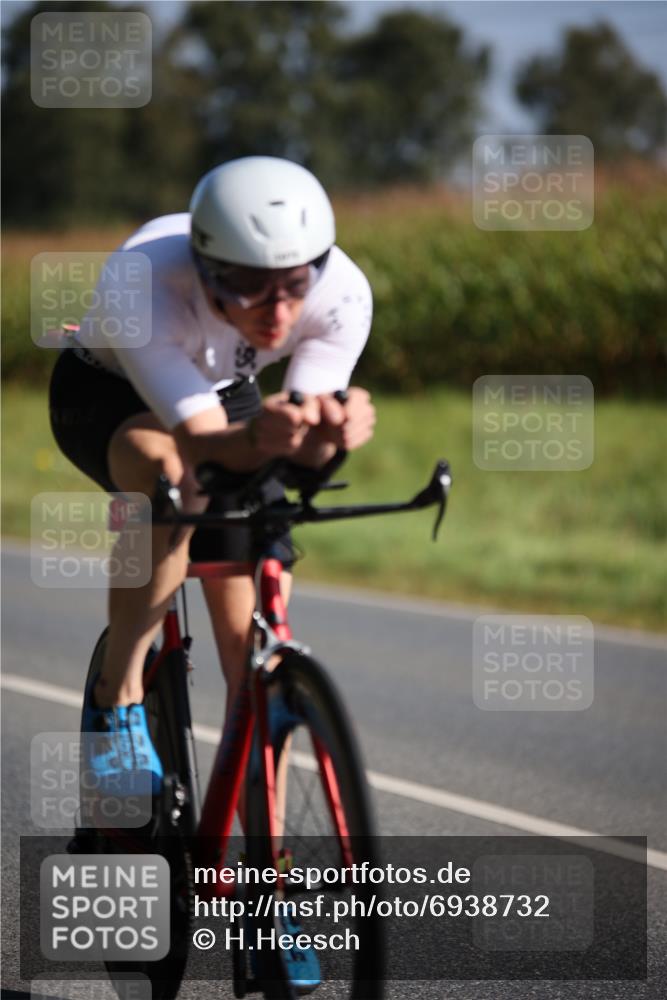 01.09.2024 - 17. Tribühne Triathlon H.Heesch http://msf.ph/oto/6938732 01.09.2024 10:23:54 Radfahren 1075 meine-sportfotos.de