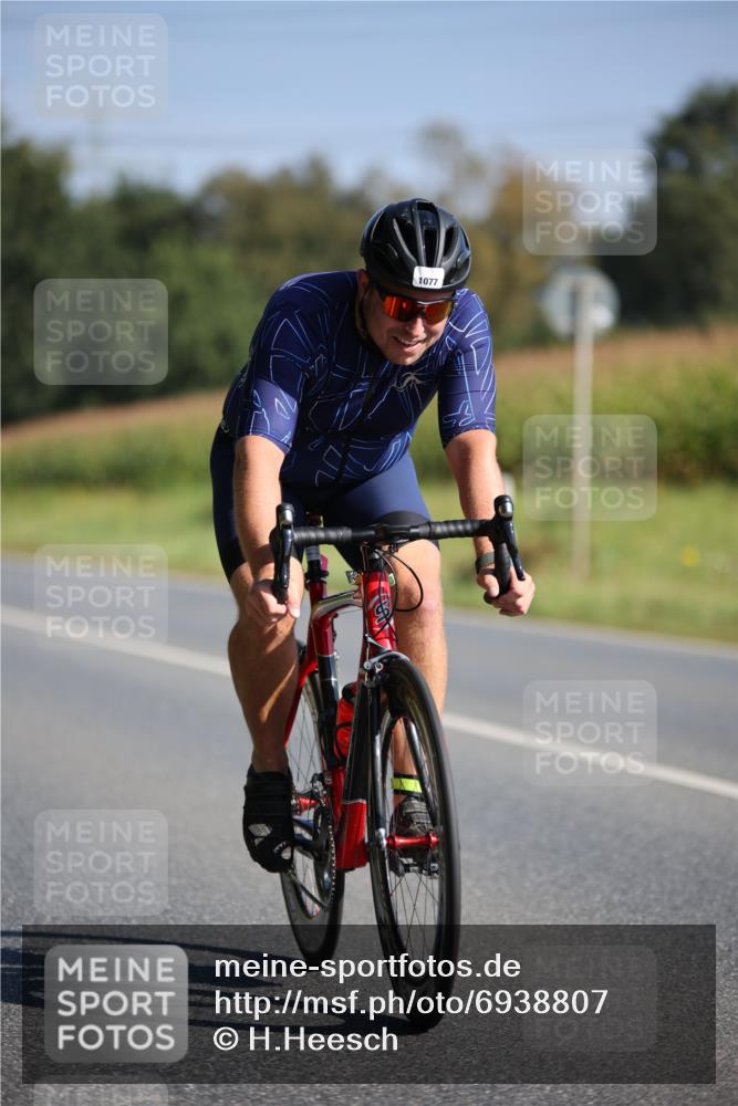01.09.2024 - 17. Tribühne Triathlon H.Heesch http://msf.ph/oto/6938807 01.09.2024 10:26:05 Radfahren 1077 meine-sportfotos.de