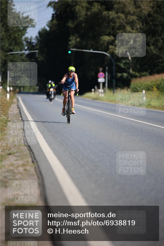 01.09.2024 - 17. Tribühne Triathlon H.Heesch http://msf.ph/oto/6938819 01.09.2024 10:26:42 Radfahren 146 meine-sportfotos.de