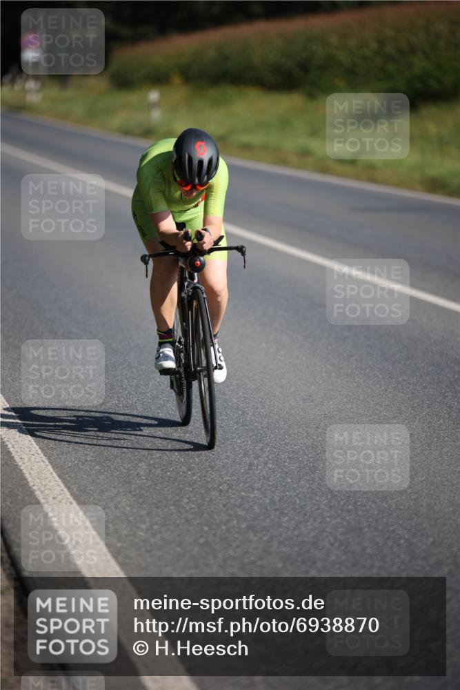 01.09.2024 - 17. Tribühne Triathlon H.Heesch http://msf.ph/oto/6938870 01.09.2024 10:27:28 Radfahren 1069 meine-sportfotos.de