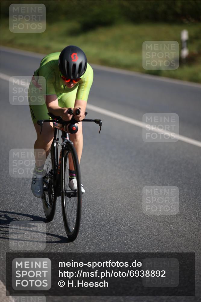 01.09.2024 - 17. Tribühne Triathlon H.Heesch http://msf.ph/oto/6938892 01.09.2024 10:27:28 Radfahren 1069 meine-sportfotos.de