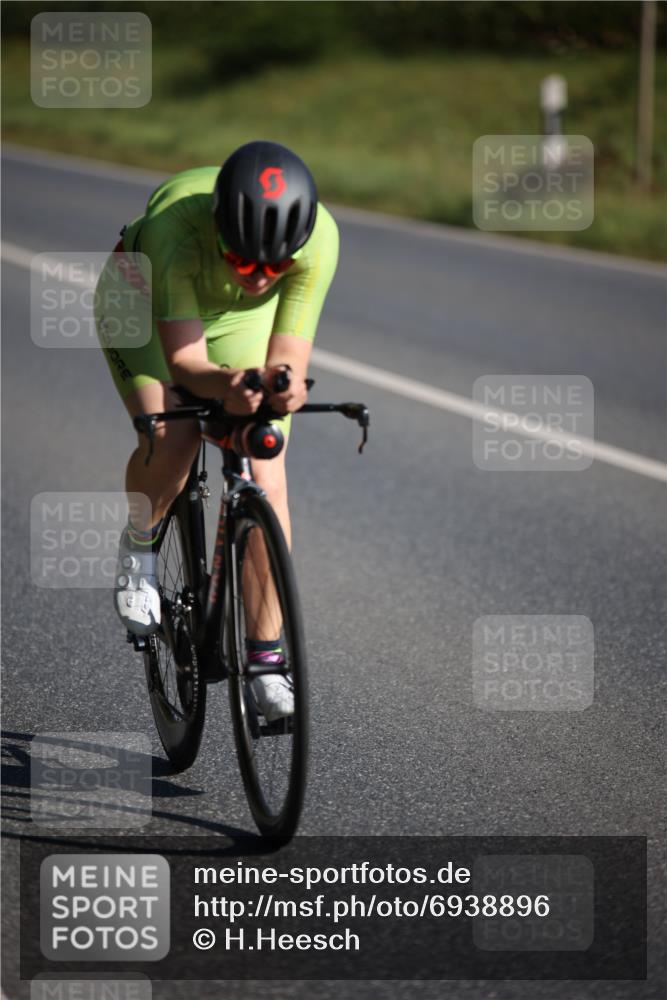 01.09.2024 - 17. Tribühne Triathlon H.Heesch http://msf.ph/oto/6938896 01.09.2024 10:27:28 Radfahren 1069 meine-sportfotos.de