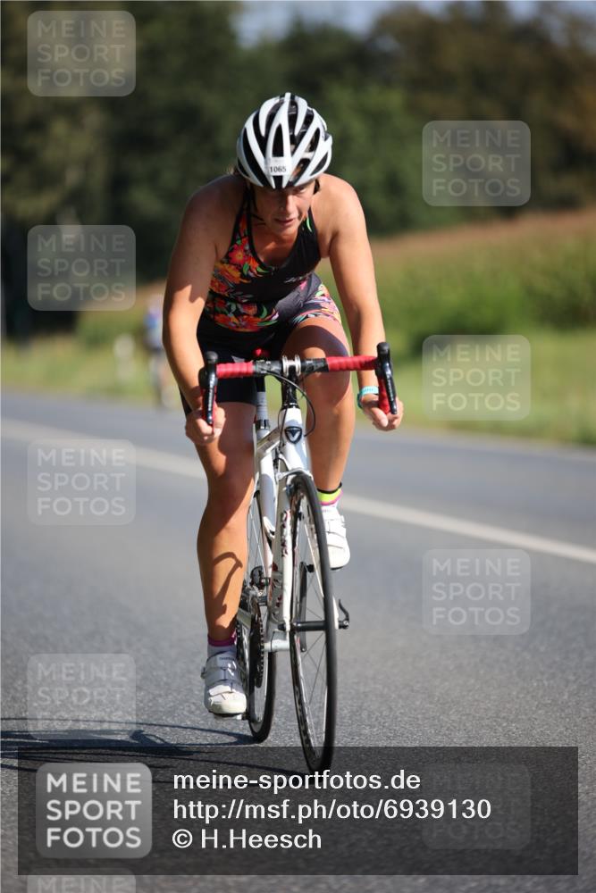 01.09.2024 - 17. Tribühne Triathlon H.Heesch http://msf.ph/oto/6939130 01.09.2024 10:28:55 Radfahren 285, 1065 meine-sportfotos.de