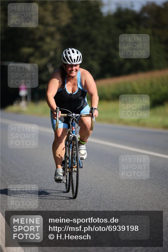 01.09.2024 - 17. Tribühne Triathlon H.Heesch http://msf.ph/oto/6939198 01.09.2024 10:29:55 Radfahren 147, 152, 181, 265, 277, 1070 meine-sportfotos.de