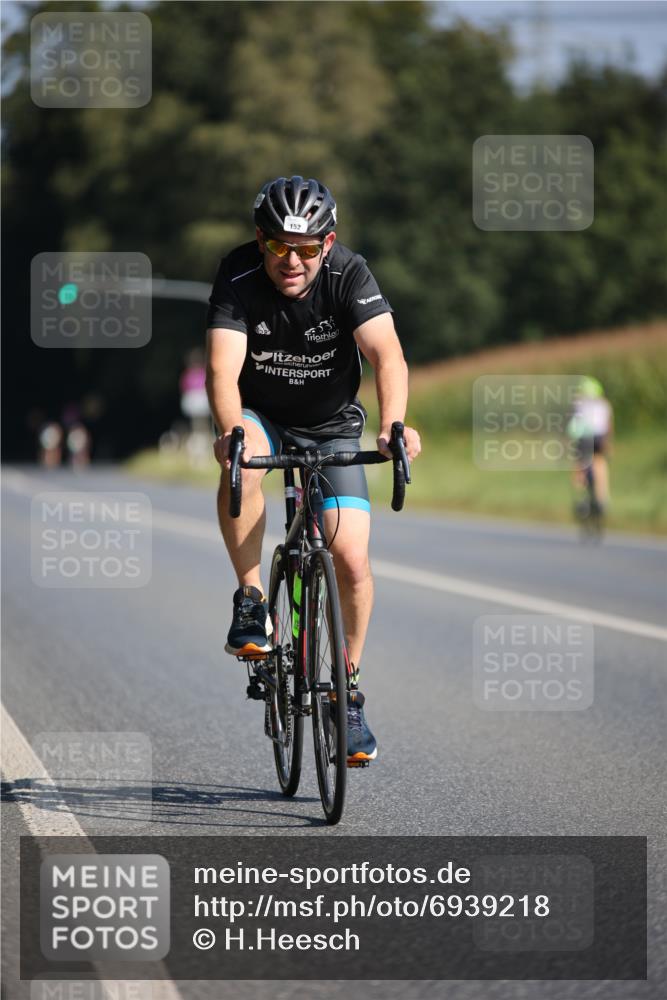 01.09.2024 - 17. Tribühne Triathlon H.Heesch http://msf.ph/oto/6939218 01.09.2024 10:29:57 Radfahren 147, 152, 181, 265, 277, 296, 1070 meine-sportfotos.de