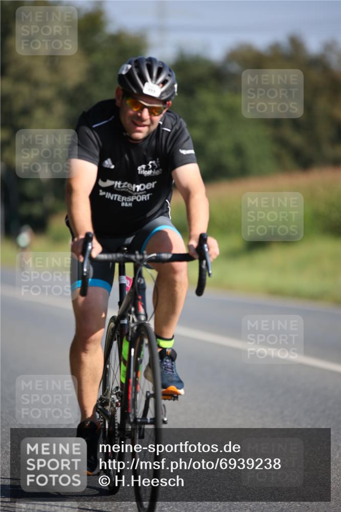 01.09.2024 - 17. Tribühne Triathlon H.Heesch http://msf.ph/oto/6939238 01.09.2024 10:29:58 Radfahren 152, 181, 265, 277, 296, 1070 meine-sportfotos.de