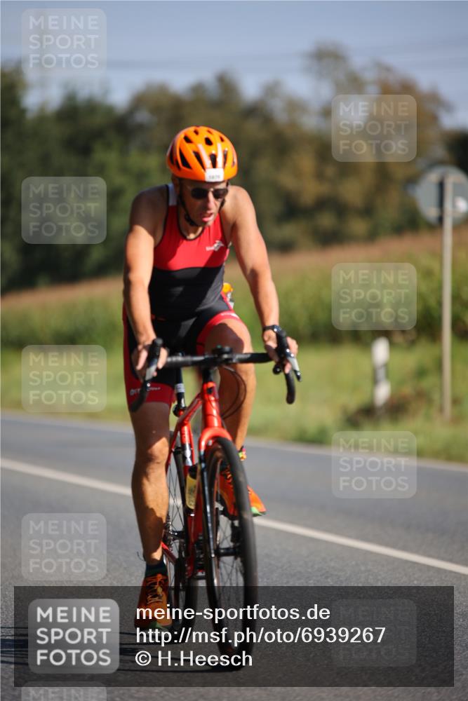 01.09.2024 - 17. Tribühne Triathlon H.Heesch http://msf.ph/oto/6939267 01.09.2024 10:30:05 Radfahren 277, 296, 1070, 1074 meine-sportfotos.de