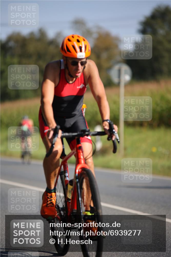 01.09.2024 - 17. Tribühne Triathlon H.Heesch http://msf.ph/oto/6939277 01.09.2024 10:30:05 Radfahren 277, 296, 1070, 1074 meine-sportfotos.de